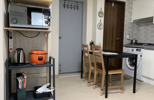 Deungchon-dong Apartment | Home Away from Home for you :)