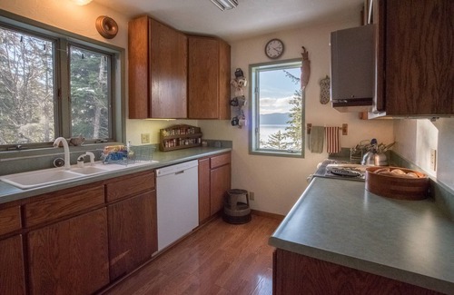 Juneau House | Home away from home in scenic coastal Alaskan rainforest