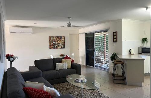 Bundaberg South Villa | Home away from home - Modern luxury in central Bundaberg