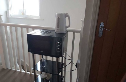 London Borough of Hounslow House | Home away from Home . The house is tidy , quiet .