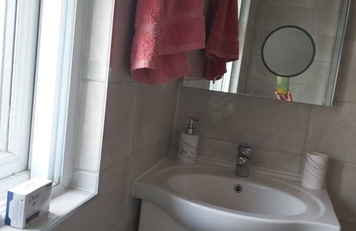 London Borough of Hounslow House | Home away from Home . The house is tidy , quiet .
