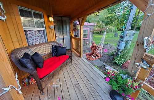 Maple View Cabin | Home away from Home