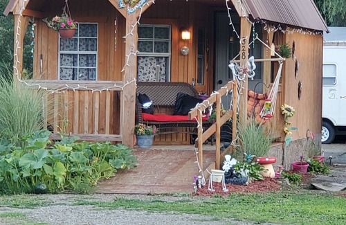Maple View Cabin | Home away from Home