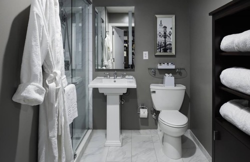 Capitol Hill House | Home Away from Home! Explore all DC has to offer!! Close to area attractions!