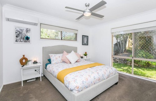 Helensvale House | Home away from Home, while at the Theme Parks