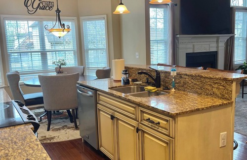 Collegedale House | Home away from home with community pool.