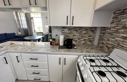 Roseau Apartment | Home away from homenModern Cozy 2 bedroom apartment with WiFi and AC in Roseau.