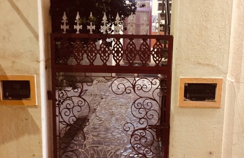 Salem Villa | HOME AWAY FROM UR SWEET HOME