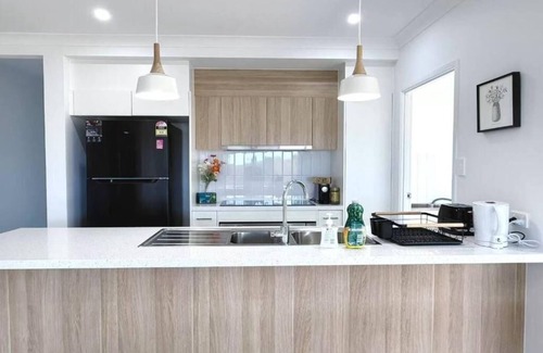 Brisbane House | Home Blanc - Brand New, Peaceful & Well Equipped