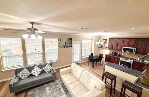 Las Colinas House | Home by DFW Airport/DT LasColinas
