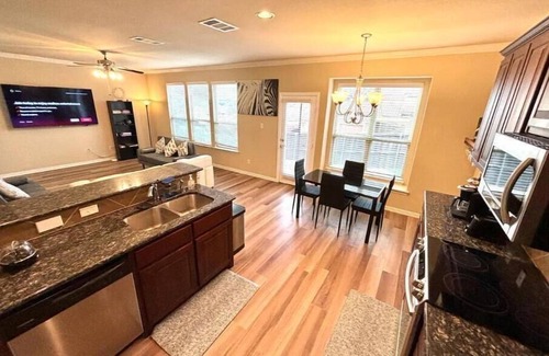 Las Colinas House | Home by DFW Airport/DT LasColinas