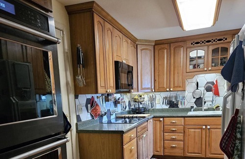 Cascade Locks House | Home by the river, welcoming & sweet! Pet friendly.