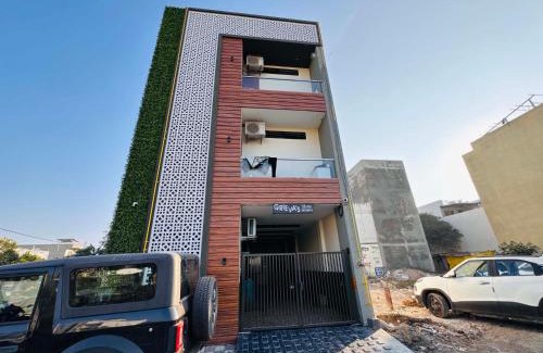 Indore Apartment | Home Escape 1BHK Elite Near Mahalaxmi Nagar