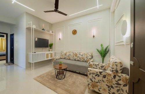 Indore Apartment | Home Escape Luxury Skyview 2BHK Near RamadÀ iNDORE