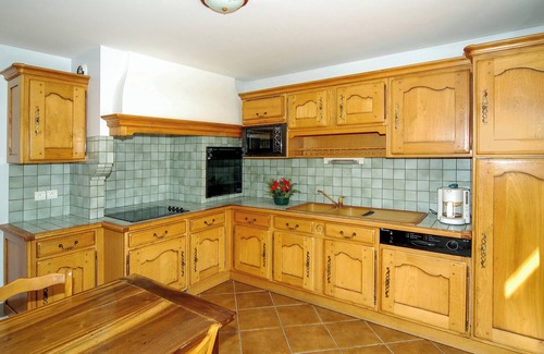 Praranger Ski Chalet | Homerez - Authentic Chalet Praranger Jacuzzi