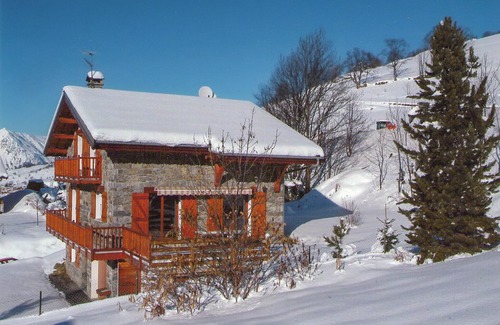 Praranger Ski Chalet | Homerez - Authentic Chalet Praranger Jacuzzi