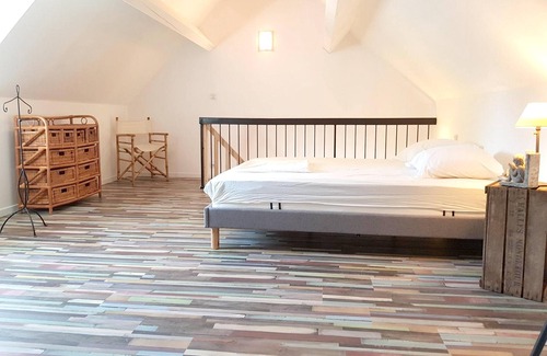 Sainte-Genevieve-les-Gasny Apartment | Homerez - Apartement for 3 ppl. with garden at Sainte-Geneviève-lès-Gasny