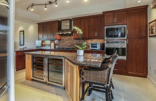 Kaiulani House | Home Immersed in Nature w/Shared Pool, Hot Tub. Close to Hanalei Bay: Hale Moana