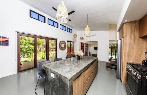 Playa Colorado House | Home In Hacienda Iguana, walk to the beach