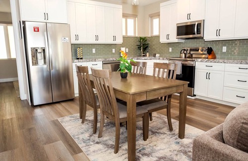 Kanab House | Home in Kanab, Utah Near Zion and Bryce with Private Hot Tub! Incredible stargaz