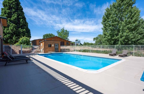 Kanab House | Home in Kanab with Heated Pool! Near Bryce Canyon, Zion, the Grand Canyon, and t