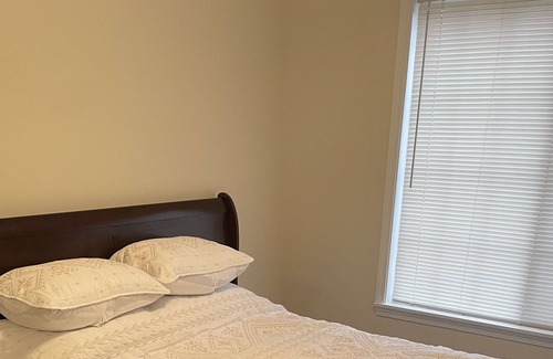 Columbia House | Home in seven oaks