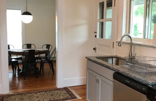 Roxbury Apartment | Home in the heart of Roxbury, renovated 3-br apt