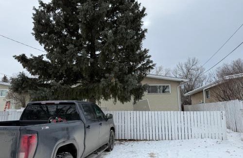 Dalhousie House | Home Inn Calgary Dalhousie 2