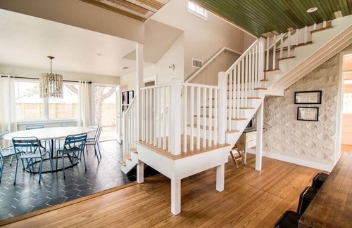 Fredericksburg House | Home minutes to wineries w/hot tub - The Oswald