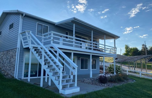 Lonergan House | Home Near Lake McConaughy