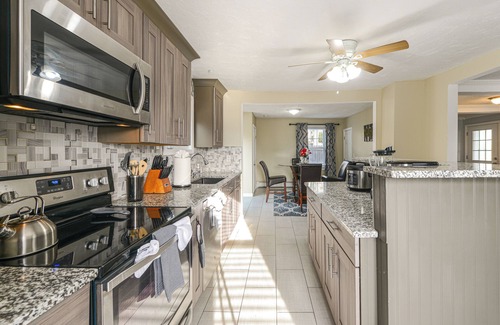 Worcester Cottage | Home Near Skiing & Downtown Worcester
