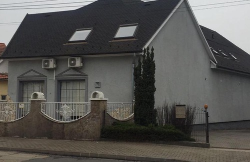 Sashalom House | Home of Danube (Budapest)