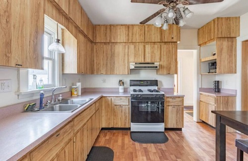 West Peoria House | Home of the Braves - Bradley Campus Suite