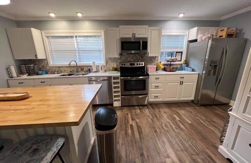 Crystal River Bed & Breakfast | Home of the Manatees! A pet-friendly, two-bedroom bed and breakfast