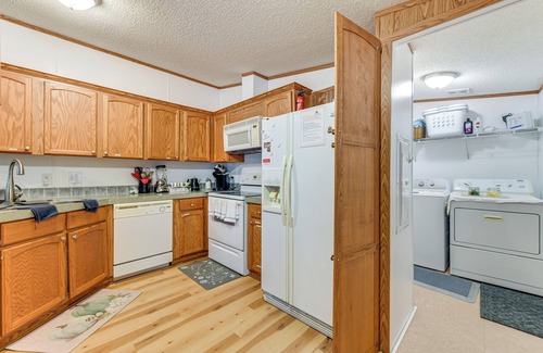 Beaver Creek House | Home on 3 Acres w/Grill in Brodnax!
