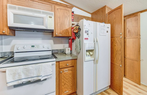 Beaver Creek House | Home on 3 Acres w/Grill in Brodnax!