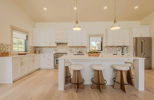 Eureka House | Home on the 10th Hole – Incredible Views & Hot Tub