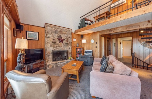 Paradise Point House | Home on the Ridge: Lake Access, Hot Tub, Fire Pit, Fireplace!