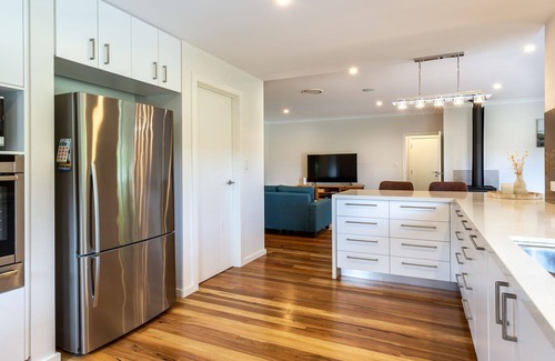 Margaret River House | Home on Valley is a favourite for a relaxing Margaret River holiday.