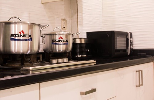 D.H.A. Apartment | Home plus apartment 2 modern and just three minutes walk from the beach