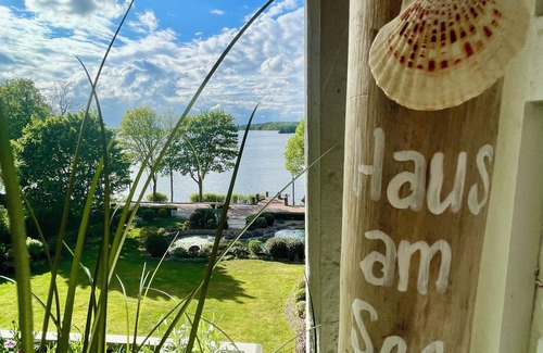 Malente Apartment | Home port Dieksee with panoramic view directly on the Dieksee!