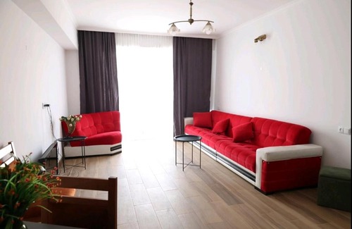 Old Boulevard Apartment | Home Q