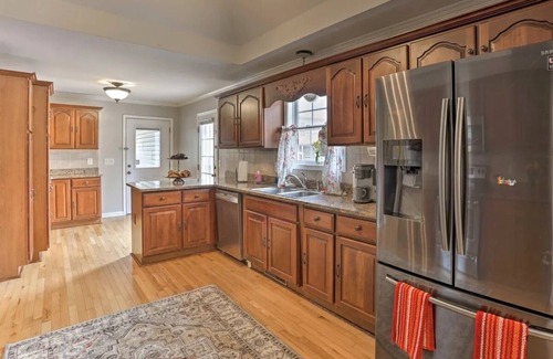 Summerville House | Home - Retreat w/Pool and Hot Tub on 5 acres !