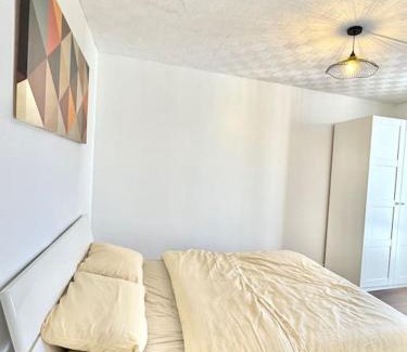 Cergy Apartment | Home seventy - Guest House