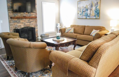 Sugar Hill House | Home Sweet Home! By Mall of GA & Suwanee Town!
