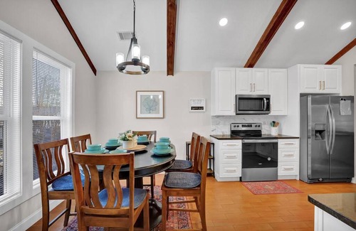 Sugar Hill House | Home Sweet Home! By Mall of GA & Suwanee Town!