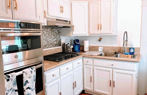 Wilshire House | Home Sweet Home (LA's K-Town) 家