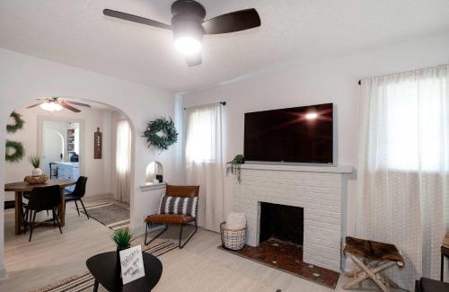 Sunnyside House | Home Sweet Home - Loft 3 BR - 1 BA WIFI SMART TV