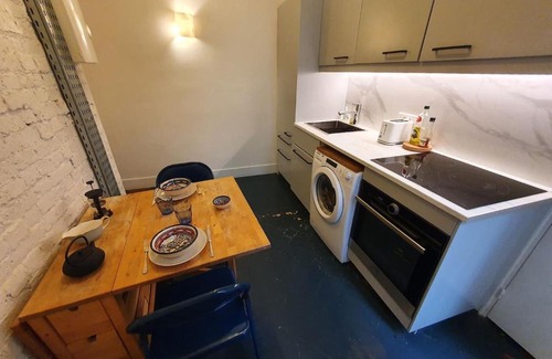 Quartier des Grandes-Carrieres Apartment | Home Sweet Home Montmartre Felix Ziem