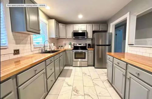 Beaufort House | Home Under The Oaks - Sleeps 6!